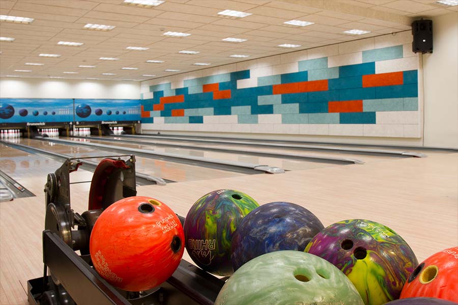 Bowling Salonu Renkli Heraklite Ahşap Yünü Uygulaması