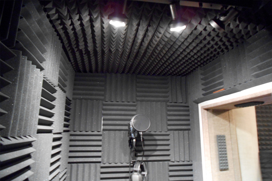 Ses Kayıt Odası Ses Emici Zigzag Sünger ve Yanmaz Piramit Sünger Uygulaması