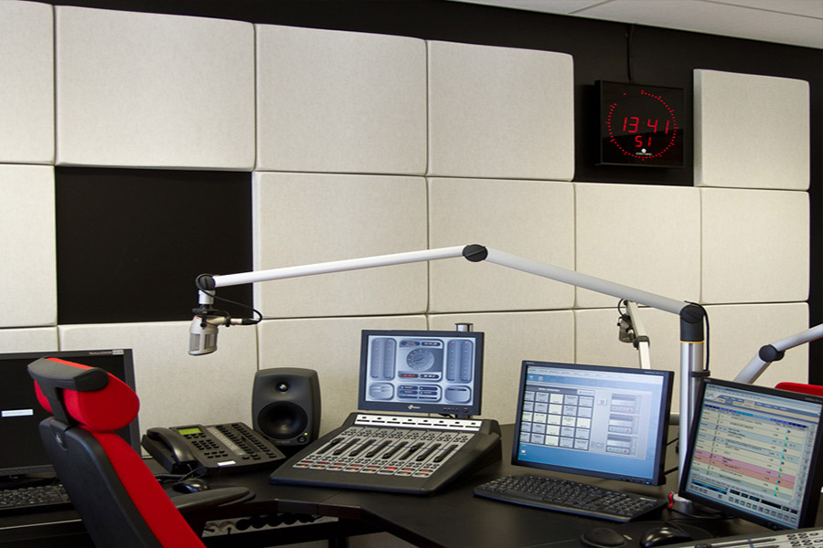 Radyo Odası Ses Emici Kumaş Panel Uygulaması