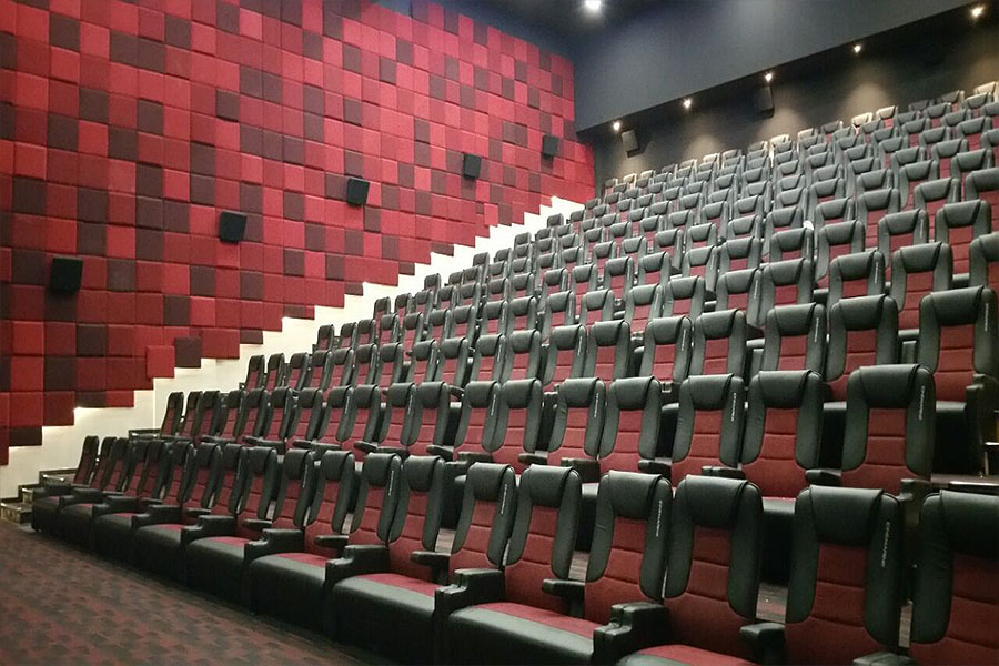 Sinema Salonu Renkli Tekno Touch Sünger Uygulaması